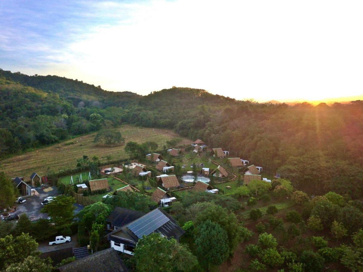 Yellowstone Camps Resort Khao Yai Pakchong Exterior photo